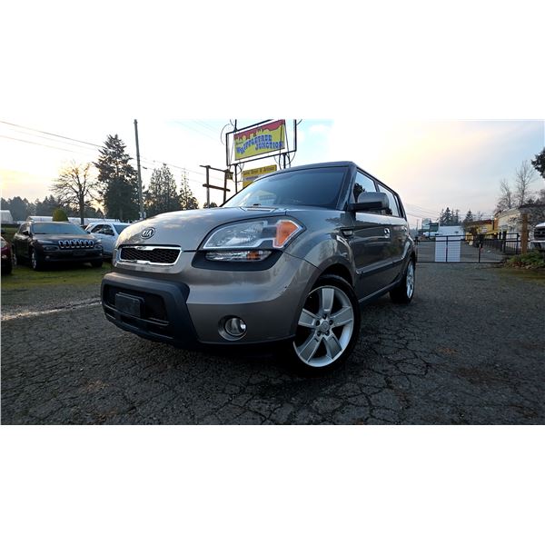 DUNCAN - 2010 KIA SOUL GREY 111780 KMS - D071221