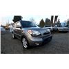 Image 5 : DUNCAN - 2010 KIA SOUL GREY 111780 KMS - D071221