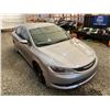 Image 10 : PARKSVILLE - 2017 CHRYSLER 200 GREY 178448 KMS - D507577