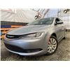 Image 1 : PARKSVILLE - 2017 CHRYSLER 200 GREY 178448 KMS - D507577