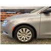 Image 31 : PARKSVILLE - 2017 CHRYSLER 200 GREY 178448 KMS - D507577
