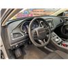 Image 50 : PARKSVILLE - 2017 CHRYSLER 200 GREY 178448 KMS - D507577