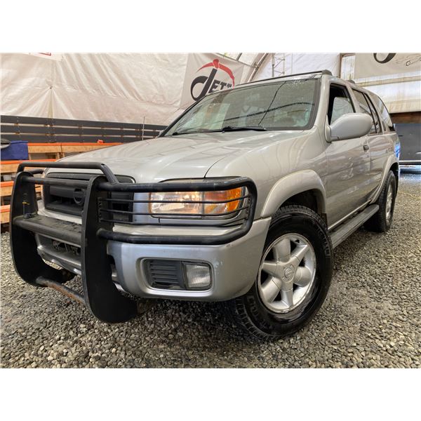 PARKSVILLE - 2002 NISSAN PATHFINDER SILVER 266761 KMS - B704909