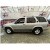 Image 23 : PARKSVILLE - 2002 NISSAN PATHFINDER SILVER 266761 KMS - B704909