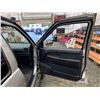 Image 37 : PARKSVILLE - 2002 NISSAN PATHFINDER SILVER 266761 KMS - B704909