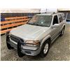 Image 4 : PARKSVILLE - 2002 NISSAN PATHFINDER SILVER 266761 KMS - B704909