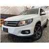 Image 1 : PARKSVILLE - 2016 VOLKSWAGEN TIGUAN WHITE 141167 KMS - D594713