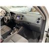 Image 38 : PARKSVILLE - 2016 VOLKSWAGEN TIGUAN WHITE 141167 KMS - D594713
