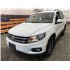 Image 3 : PARKSVILLE - 2016 VOLKSWAGEN TIGUAN WHITE 141167 KMS - D594713