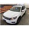 Image 4 : PARKSVILLE - 2016 VOLKSWAGEN TIGUAN WHITE 141167 KMS - D594713