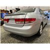 Image 14 : PARKSVILLE - 2004 HONDA ACCORD SILVER 284720 KMS - D800455