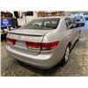 Image 15 : PARKSVILLE - 2004 HONDA ACCORD SILVER 284720 KMS - D800455