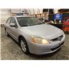 Image 9 : PARKSVILLE - 2004 HONDA ACCORD SILVER 284720 KMS - D800455