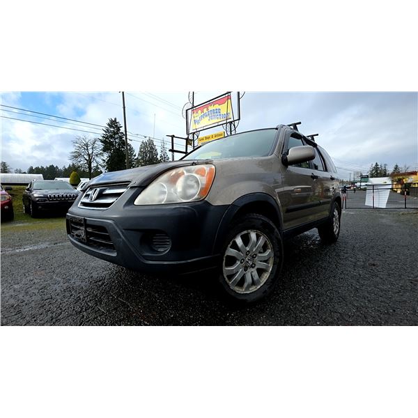 DUNCAN - 2005 HONDA CR-V GOLD  331490 KMS - D810741