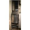 Image 1 : Hoshizaki American Ice Machine w/ scoop - Tested & working
