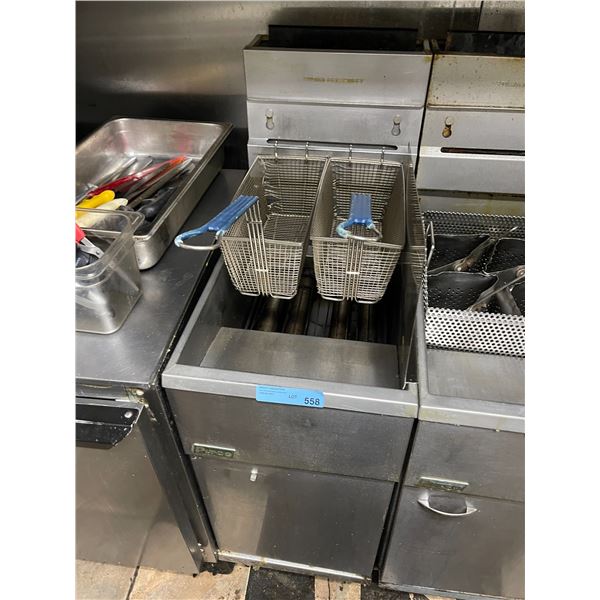 Pitco stainless steel commercial deep fryer - 15x31x36" - Tested & working
