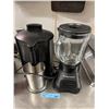 Image 1 : Waring Pro juice extractor & Hamilton Beach blender - Tested & working