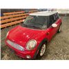 Image 4 : PARKSVILLE - 2008 MINI COOPER RED 109890 KMS - DU65360