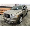 Image 3 : PARKSVILLE - 2008 JEEP COMPASS GOLD 239301 KMS - B511914