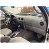 Image 36 : PARKSVILLE - 2003 JEEP LIBERTY WHITE 173625 MILES - B669714