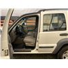 Image 46 : PARKSVILLE - 2003 JEEP LIBERTY WHITE 173625 MILES - B669714