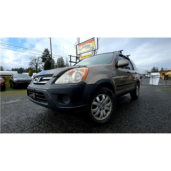 DUNCAN - 2005 HONDA CR-V GOLD  331490 KMS - D810741