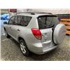Image 21 : PARKSVILLE - 2008 TOYOTA RAV4 SILVER  143498 KMS - D130718