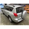 Image 22 : PARKSVILLE - 2008 TOYOTA RAV4 SILVER  143498 KMS - D130718