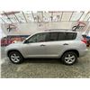 Image 23 : PARKSVILLE - 2008 TOYOTA RAV4 SILVER  143498 KMS - D130718