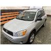 Image 4 : PARKSVILLE - 2008 TOYOTA RAV4 SILVER  143498 KMS - D130718