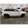 Image 11 : PARKSVILLE - 2018 JEEP CHEROKEE, WHITE, 164259 KMS, FOUR WHEEL DRIVE. - D398157