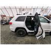 Image 42 : PARKSVILLE - 2018 JEEP CHEROKEE, WHITE, 164259 KMS, FOUR WHEEL DRIVE. - D398157