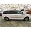 Image 11 : PARKSVILLE - 2014 CHRYSLER TOWN AND COUNTRY WHITE  235345 KMS - D231156