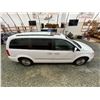Image 13 : PARKSVILLE - 2014 CHRYSLER TOWN AND COUNTRY WHITE  235345 KMS - D231156