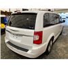 Image 15 : PARKSVILLE - 2014 CHRYSLER TOWN AND COUNTRY WHITE  235345 KMS - D231156