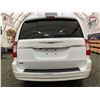 Image 17 : PARKSVILLE - 2014 CHRYSLER TOWN AND COUNTRY WHITE  235345 KMS - D231156