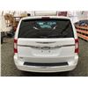 Image 18 : PARKSVILLE - 2014 CHRYSLER TOWN AND COUNTRY WHITE  235345 KMS - D231156