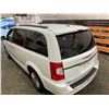 Image 22 : PARKSVILLE - 2014 CHRYSLER TOWN AND COUNTRY WHITE  235345 KMS - D231156