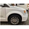 Image 25 : PARKSVILLE - 2014 CHRYSLER TOWN AND COUNTRY WHITE  235345 KMS - D231156