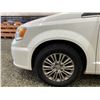 Image 31 : PARKSVILLE - 2014 CHRYSLER TOWN AND COUNTRY WHITE  235345 KMS - D231156