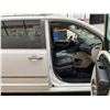 Image 36 : PARKSVILLE - 2014 CHRYSLER TOWN AND COUNTRY WHITE  235345 KMS - D231156