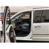 Image 48 : PARKSVILLE - 2014 CHRYSLER TOWN AND COUNTRY WHITE  235345 KMS - D231156