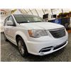 Image 8 : PARKSVILLE - 2014 CHRYSLER TOWN AND COUNTRY WHITE  235345 KMS - D231156