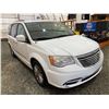 Image 9 : PARKSVILLE - 2014 CHRYSLER TOWN AND COUNTRY WHITE  235345 KMS - D231156