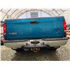 Image 17 : PARKSVILLE - 2001 FORD F-350 BLUE 355420 KMS - DB24050