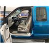 Image 47 : PARKSVILLE - 2001 FORD F-350 BLUE 355420 KMS - DB24050