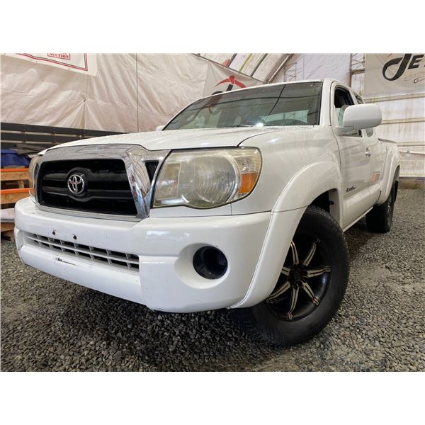 PARKSVILLE - 2007 TOYOTA TACOMA WHITE 242375 KMS - B350823