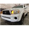 Image 2 : PARKSVILLE - 2007 TOYOTA TACOMA WHITE 242375 KMS - B350823