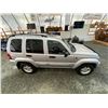 Image 13 : PARKSVILLE - 2002 JEEP LIBERTY SILVER 233807 KMS - B195112
