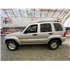 Image 23 : PARKSVILLE - 2002 JEEP LIBERTY SILVER 233807 KMS - B195112
